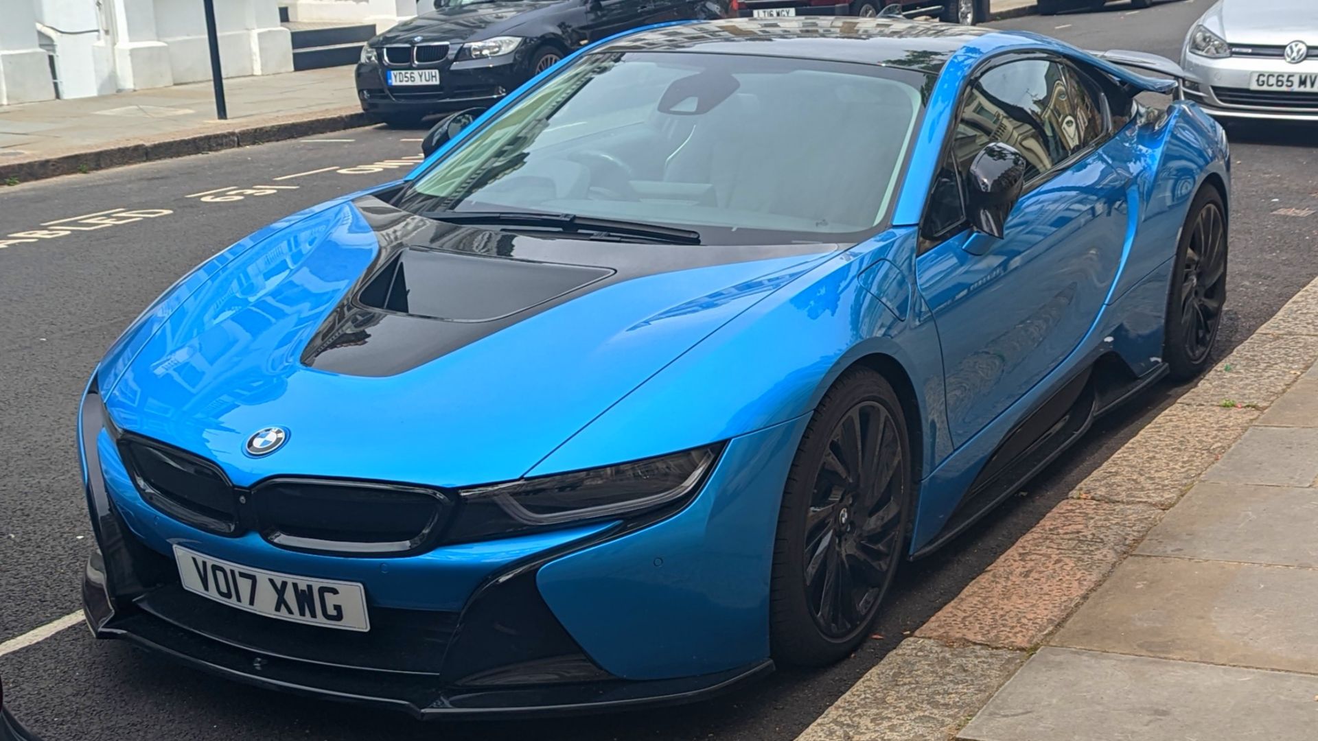 File:2017 BMW i8 (30412).jpg