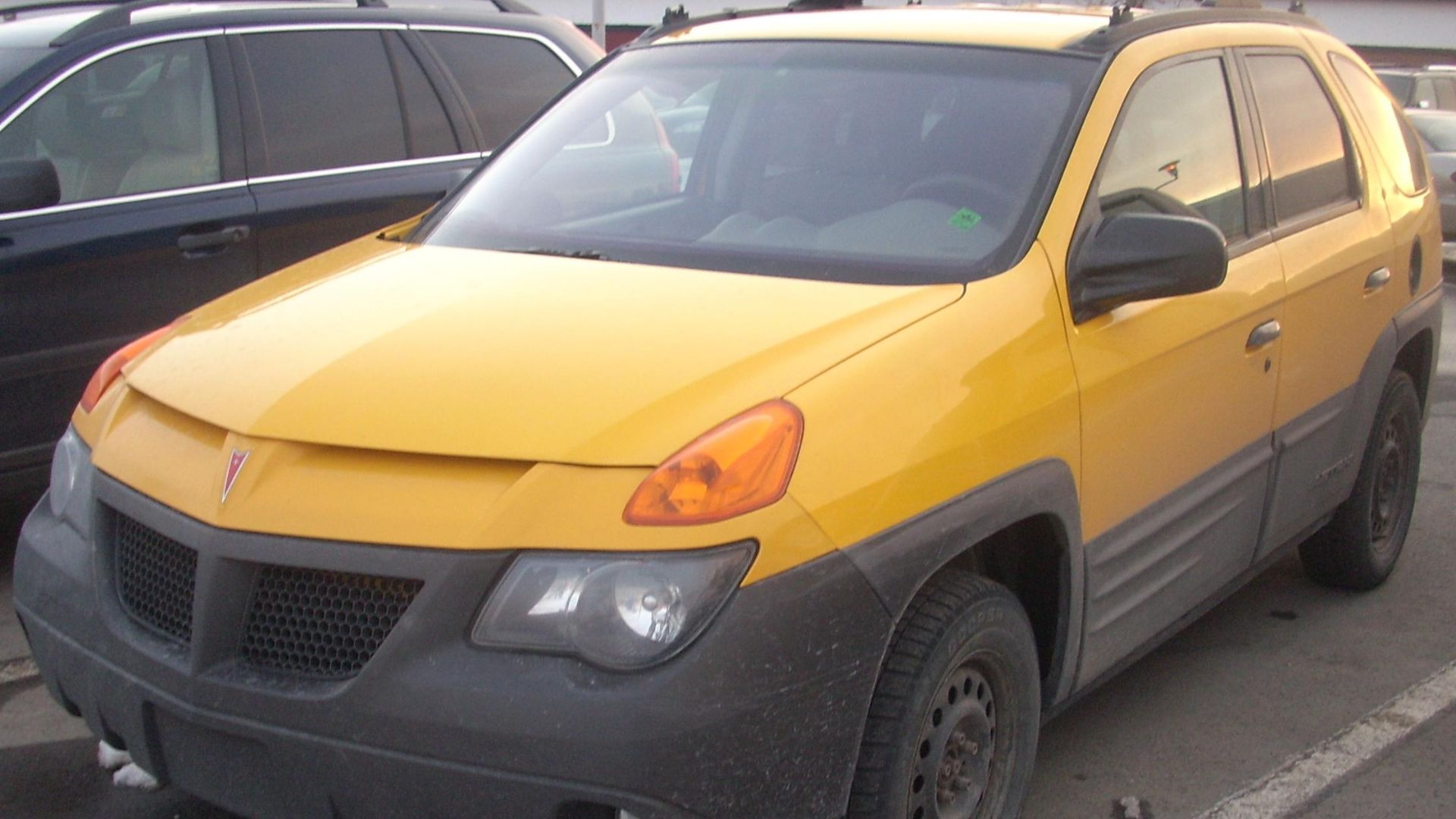 File:'01 Pontiac Aztek.JPG