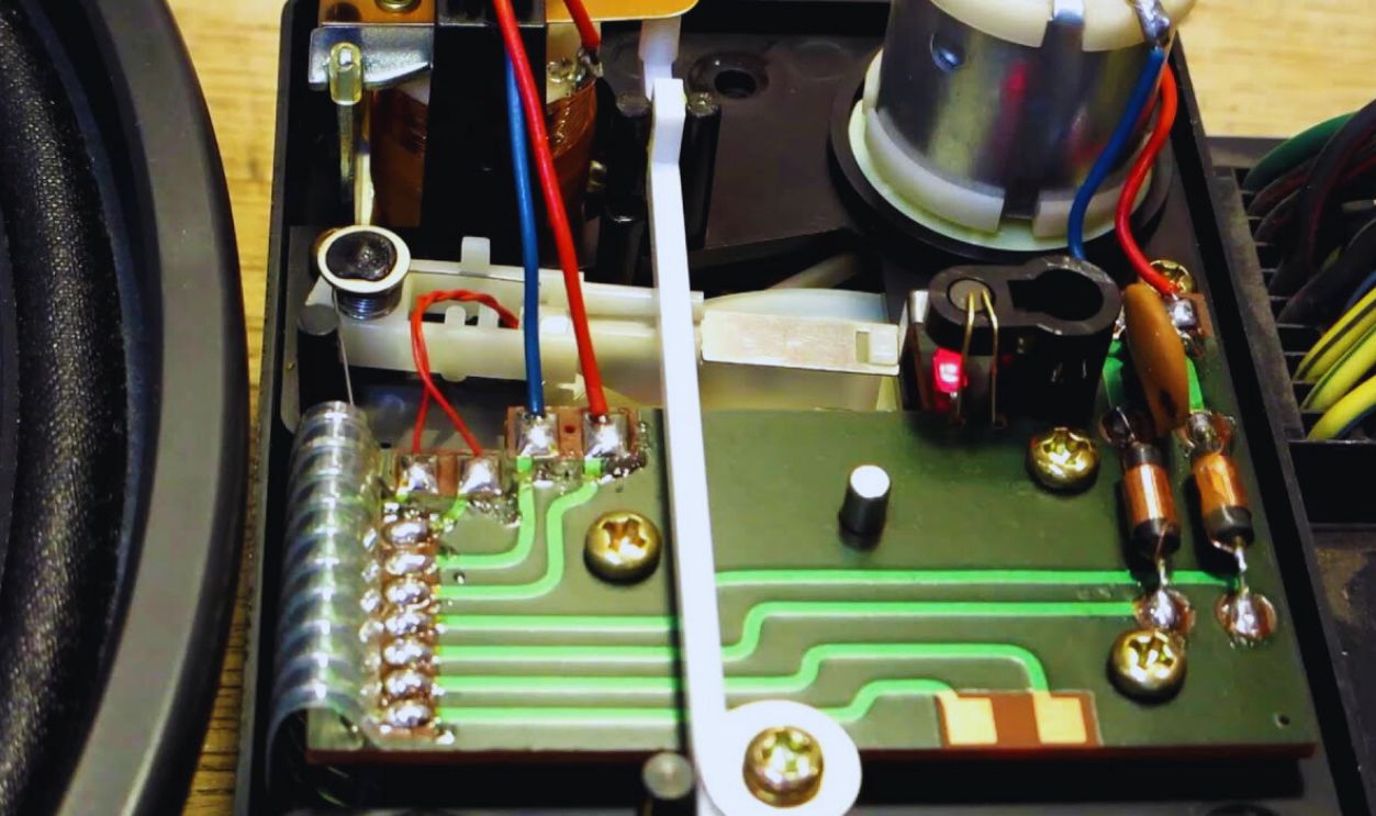 “Talking Car” Voice Warnings (1980s Nissan/Toyota/Renault)