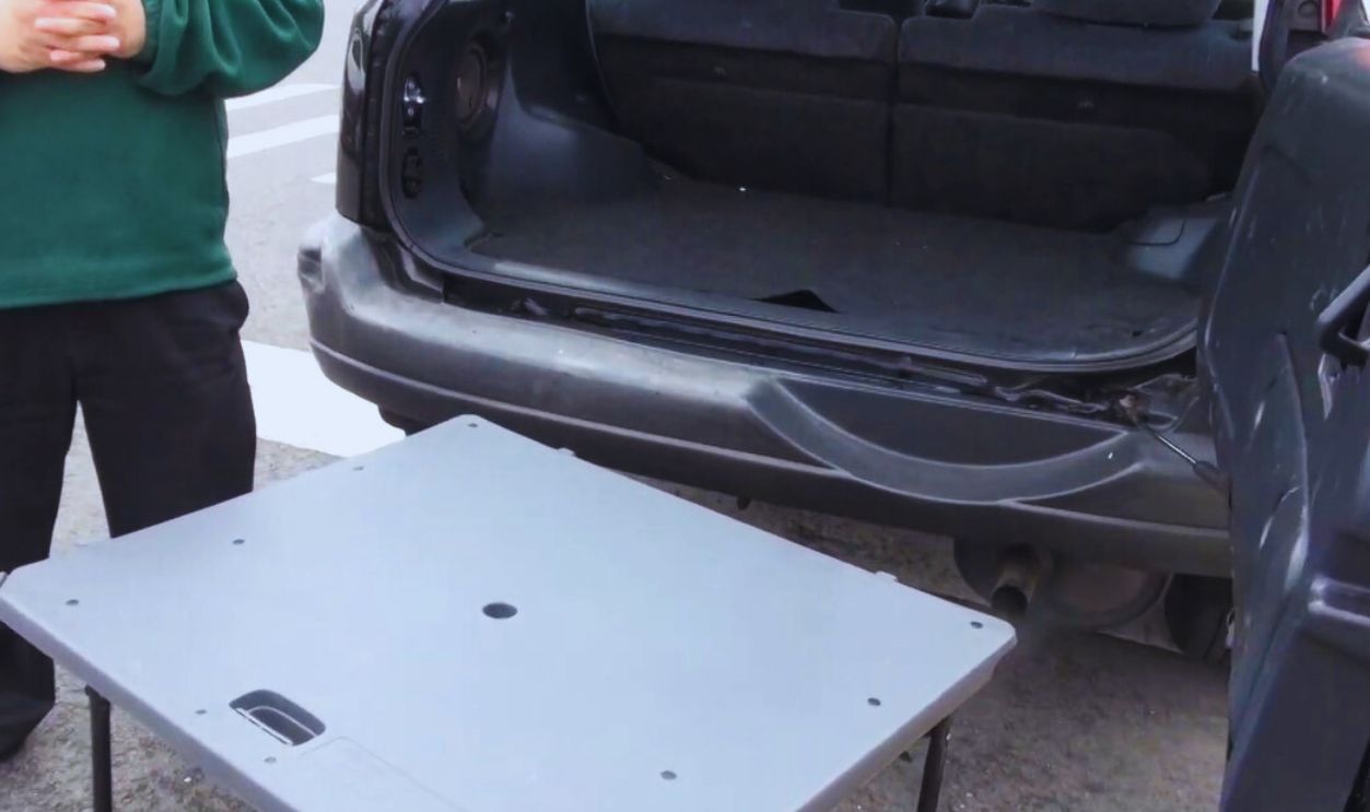 Honda CR-V’s Fold-Out Picnic Table