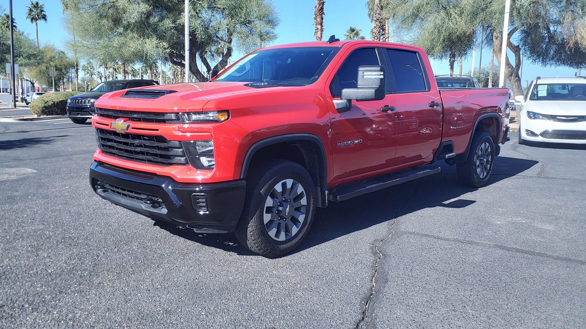 File:24 Chevrolet Silverado 2500HD Custom.jpg