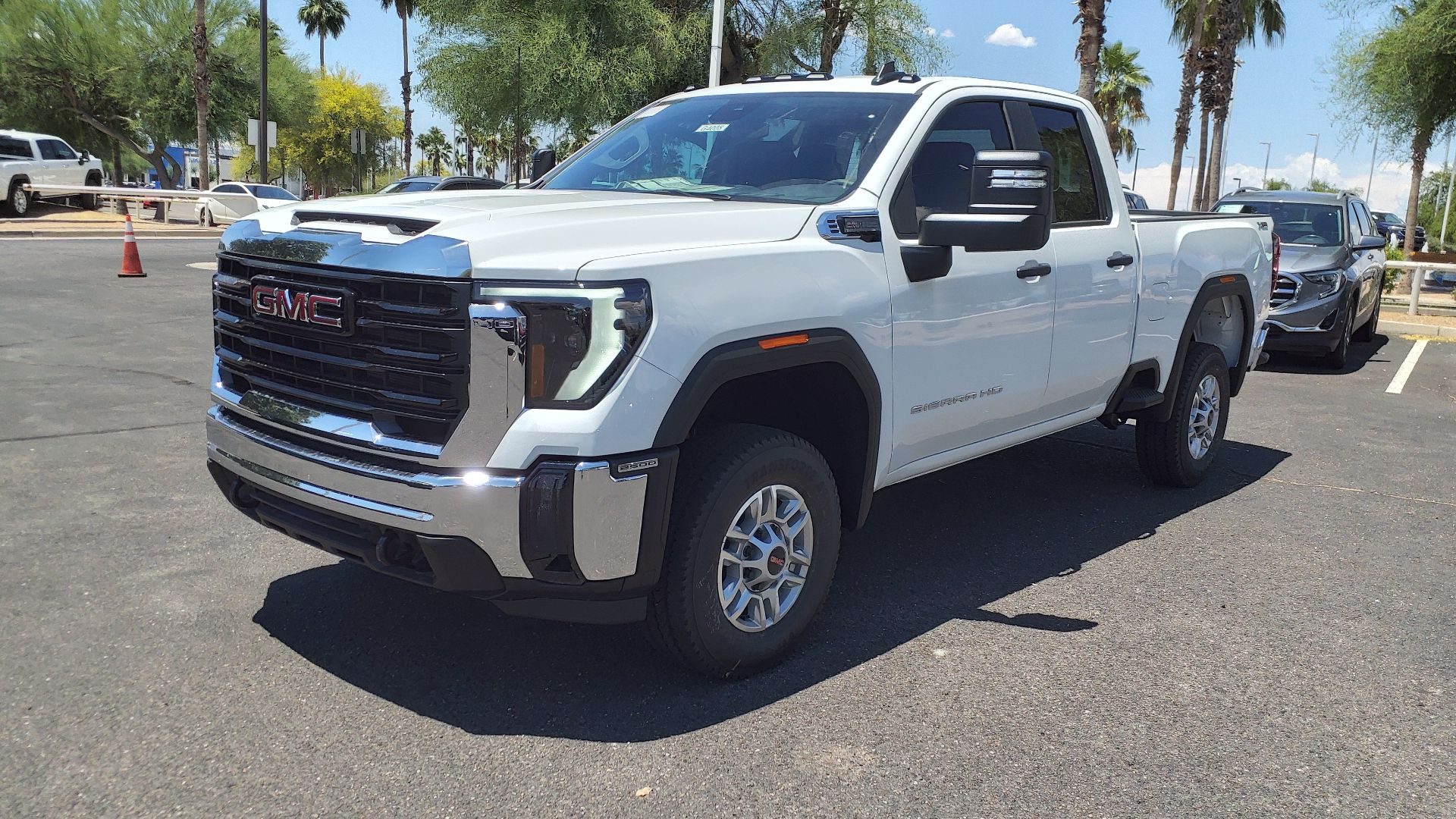 File:24 GMC Sierra 2500HD Pro.jpg