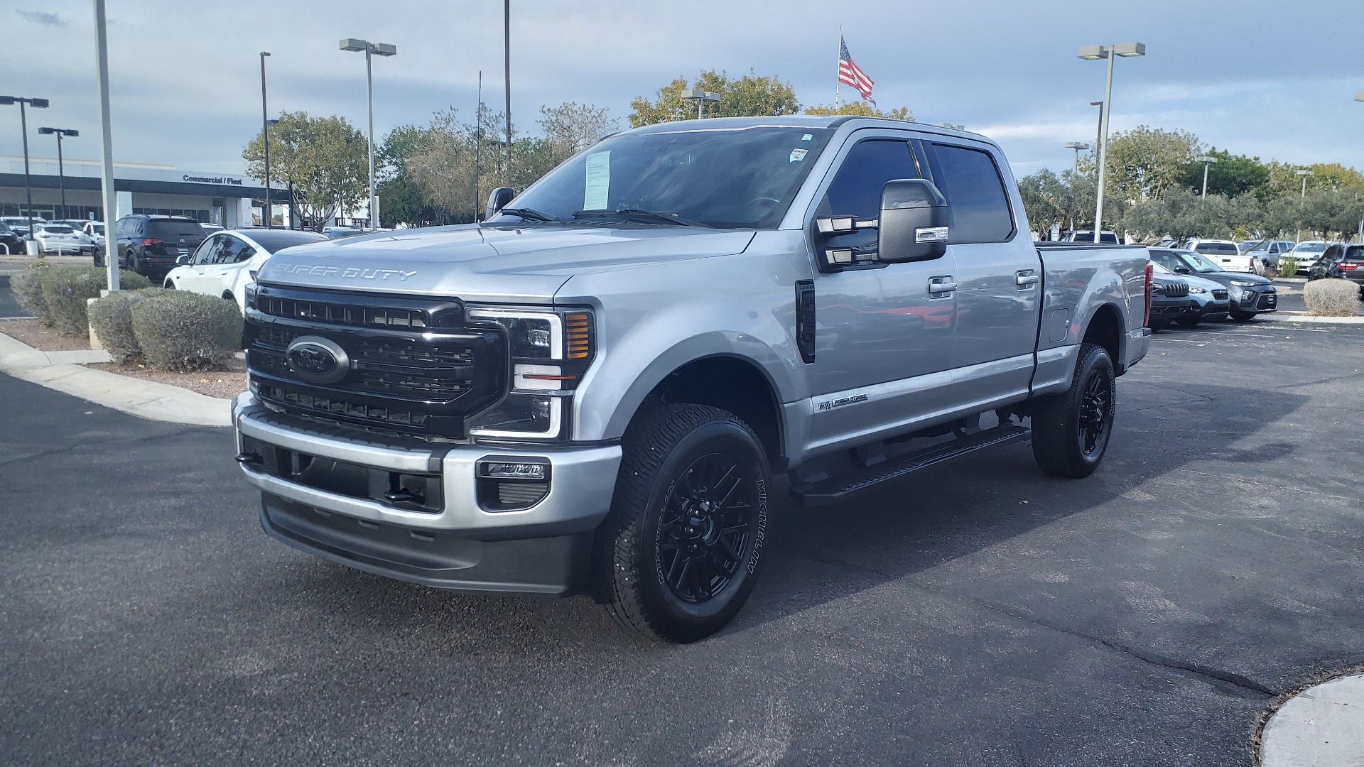 File:22 Ford F-250 Super Duty Lariat.jpg