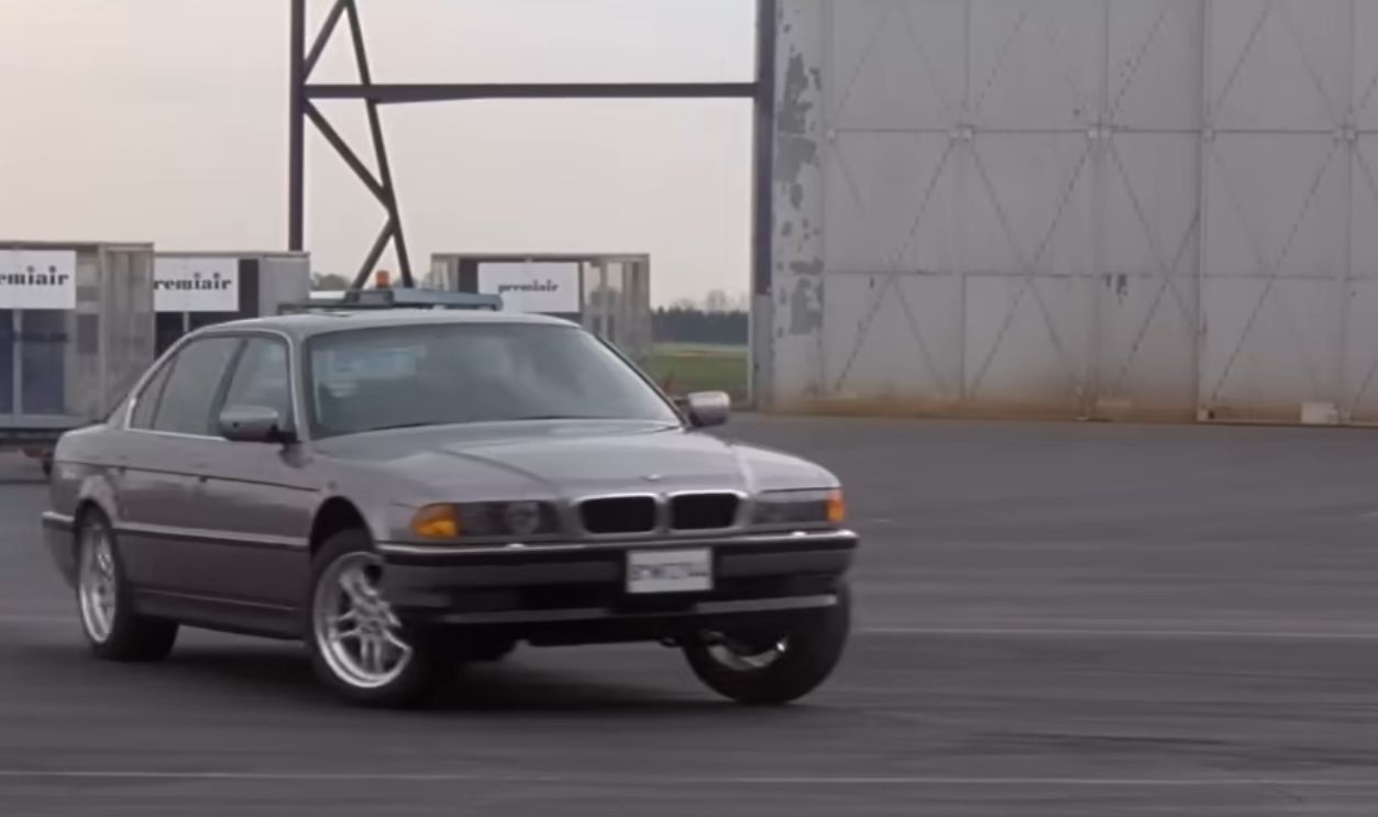 Screenshot from Tomorrow Never Dies (1997)