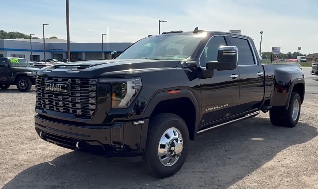 GMC Sierra 3500HD Denali Ultimate