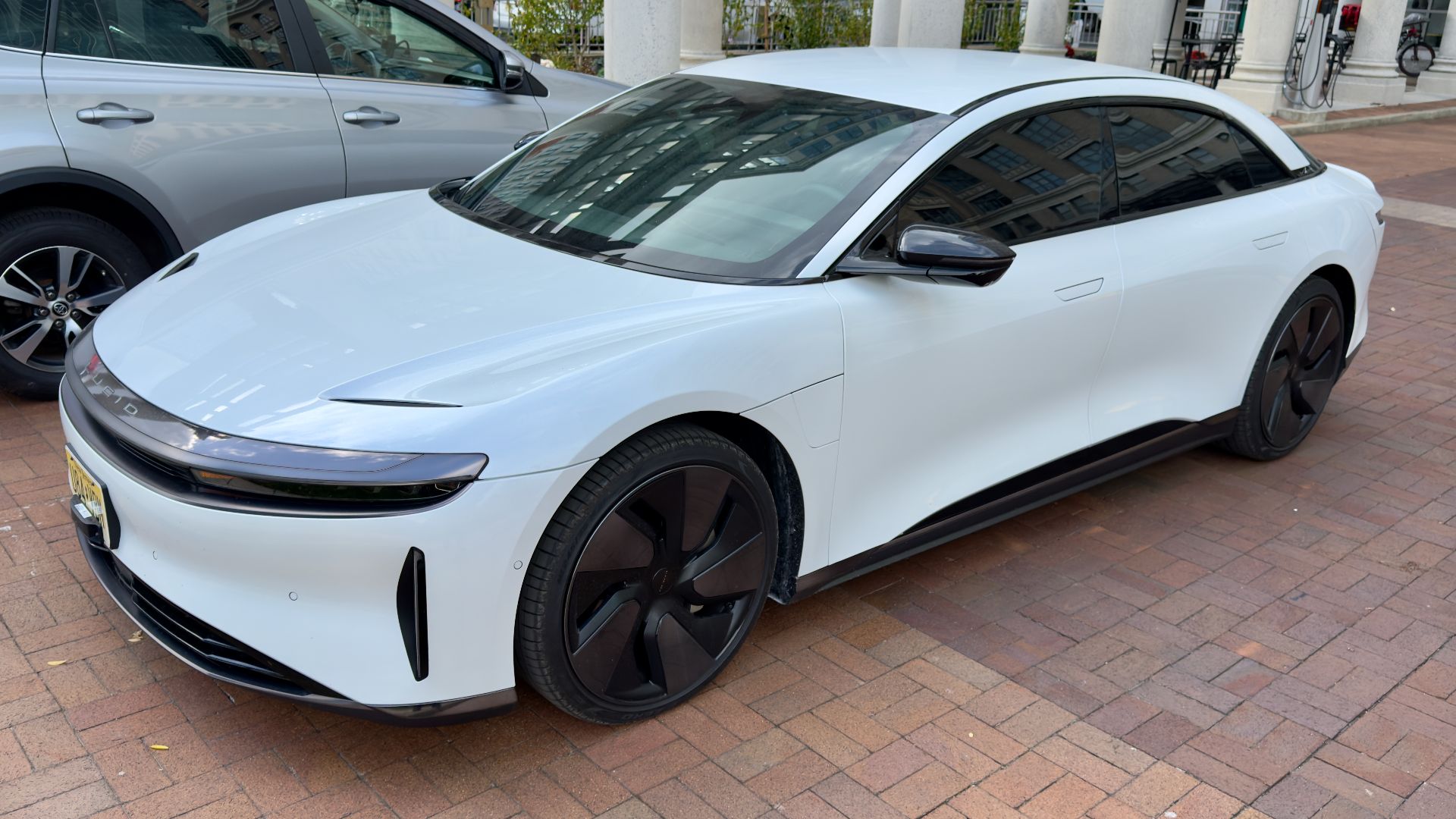 File:2023 Lucid Air - 02.jpg