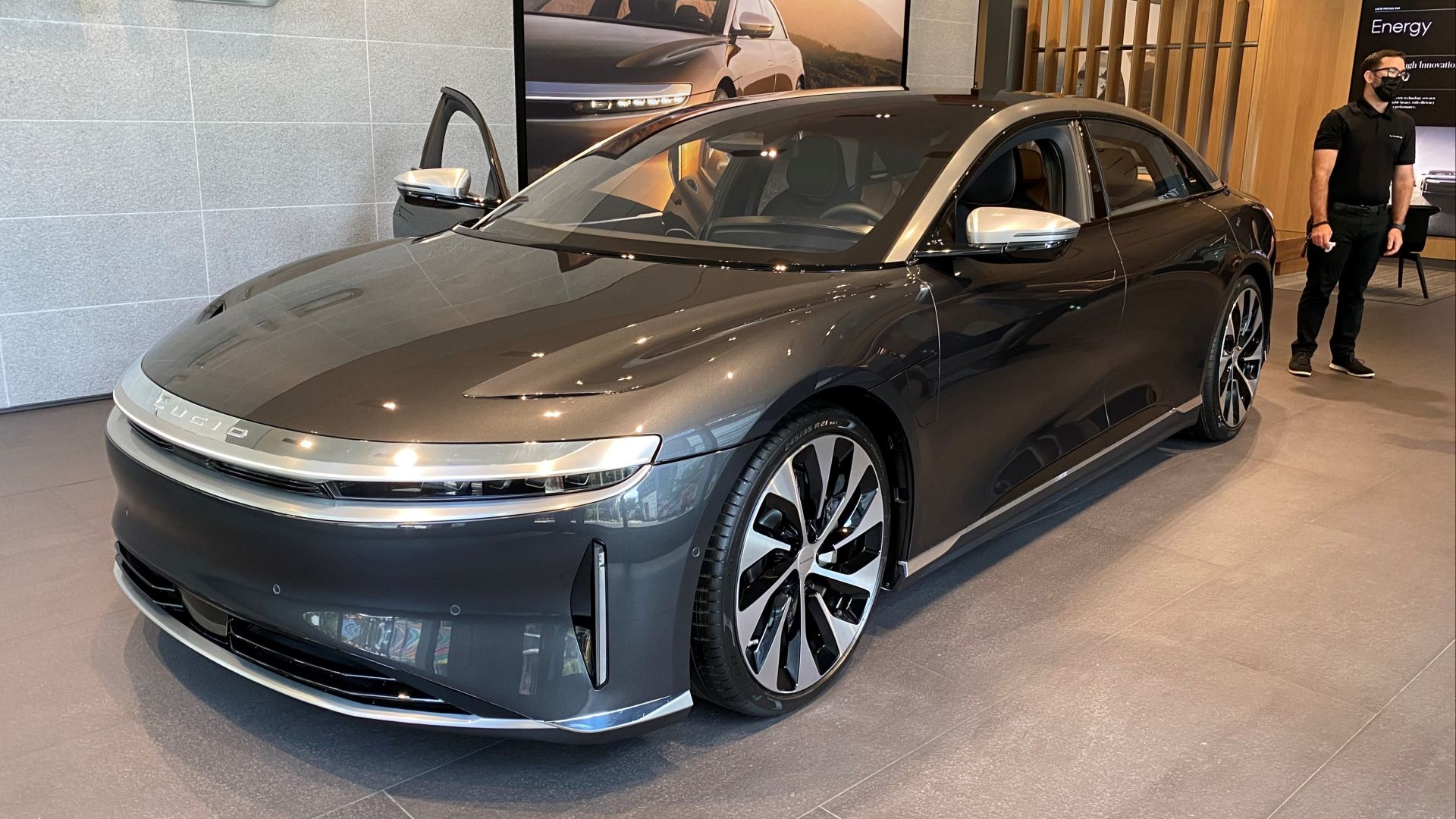 File:Lucid showroom, Miami.jpg