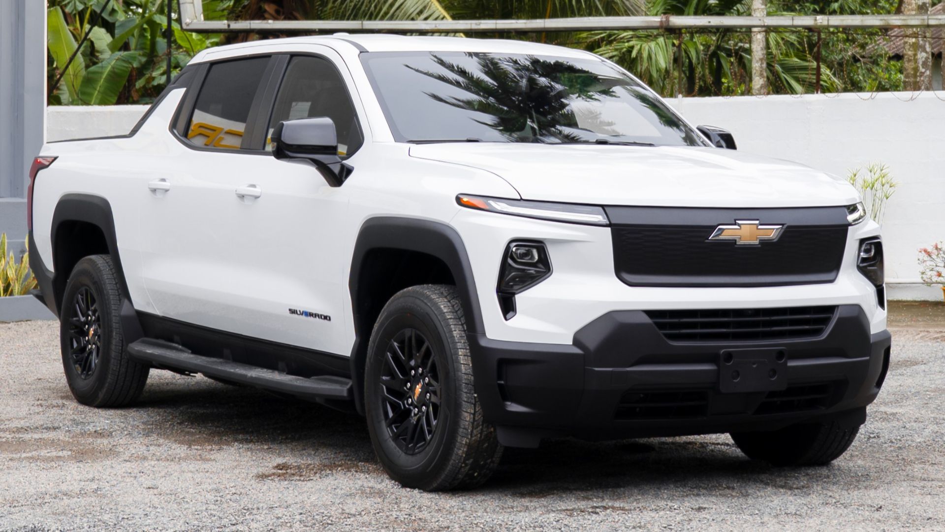 File:2024 Silverado EV WT.jpg