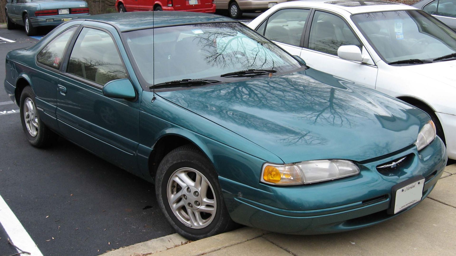 File:89-95 Ford Thunderbird.jpg