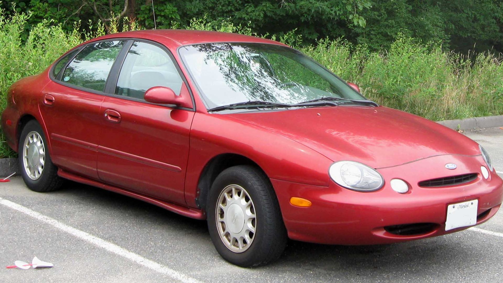 File:96-97 Ford Taurus sedan.jpg