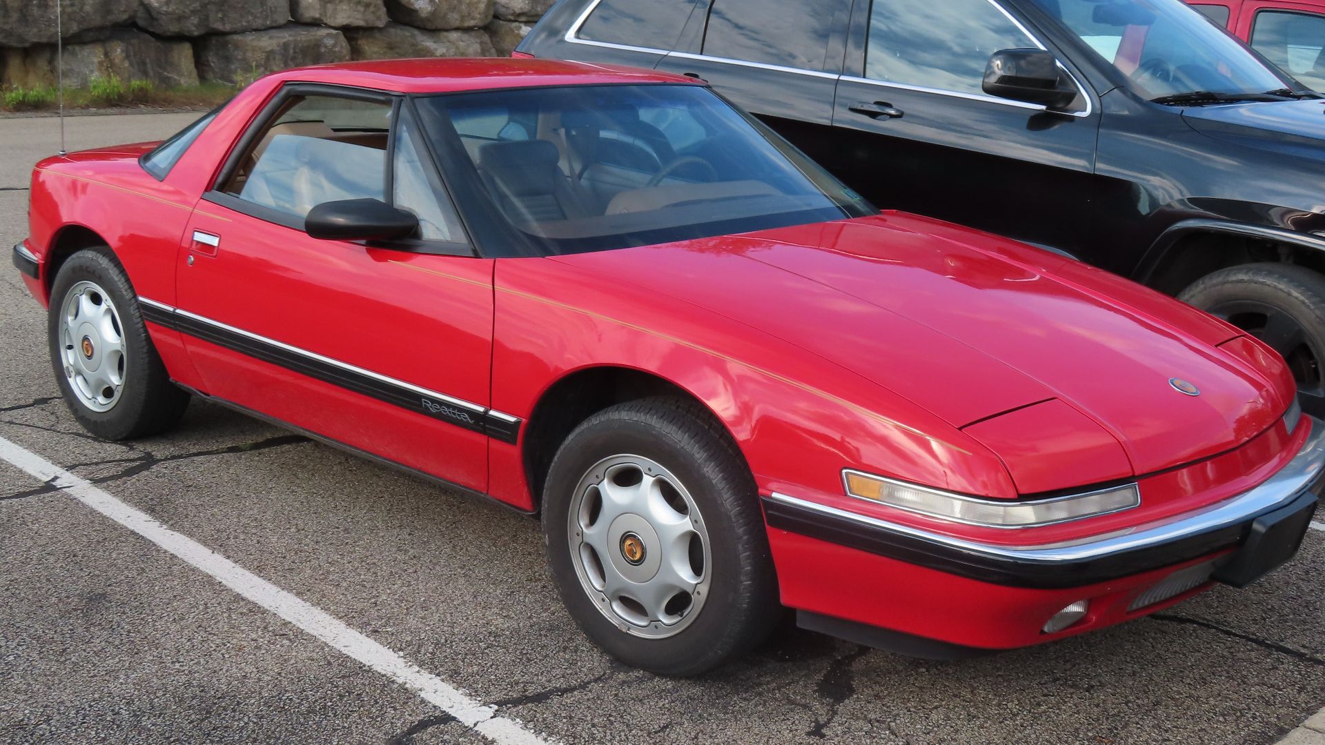 File:1991 Buick Reatta coupe front view.jpg