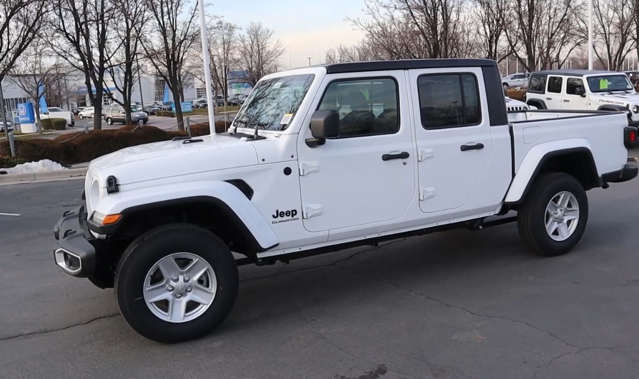 Jeep Gladiator (Base Models)