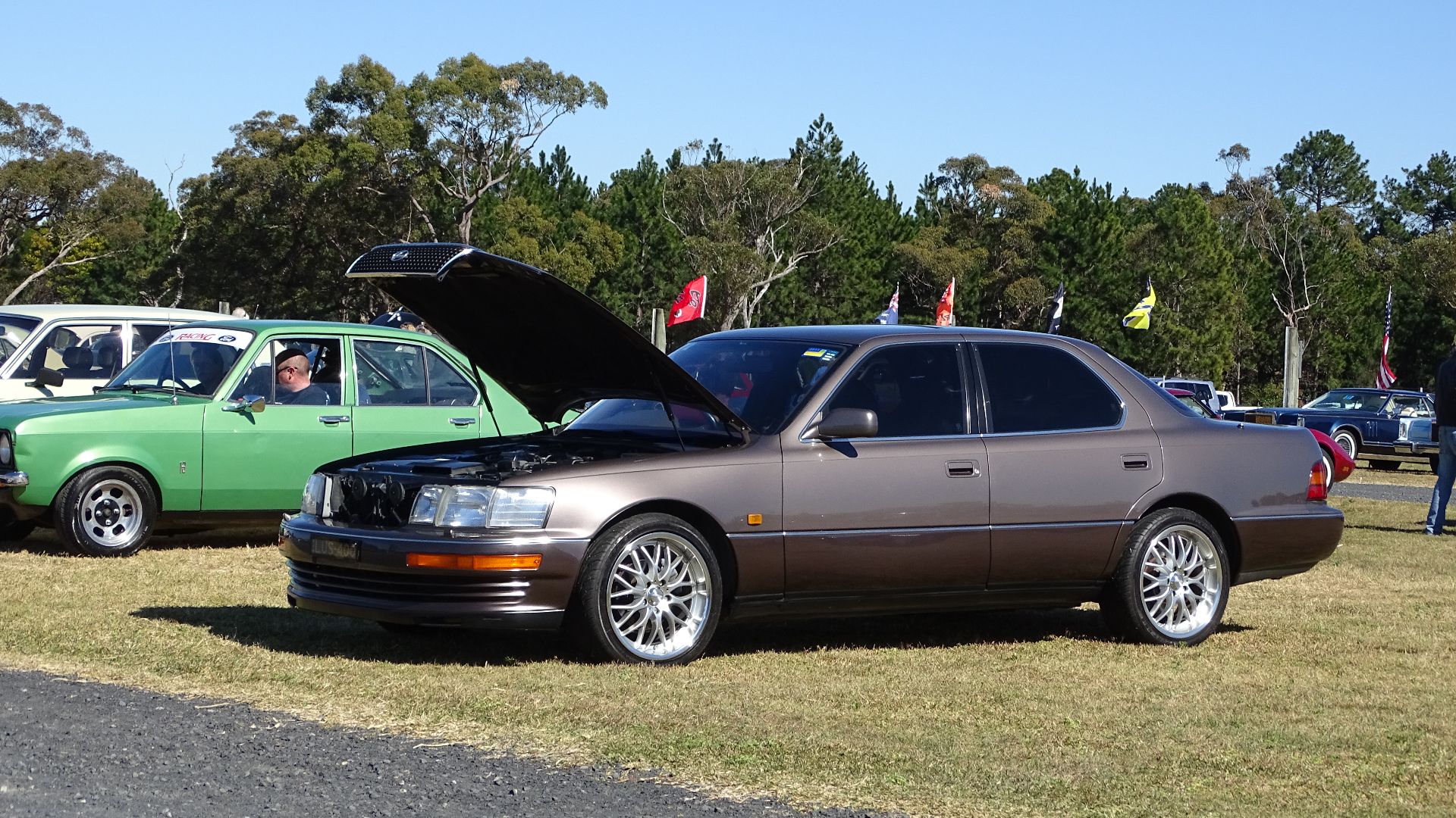 File:Lexus LS400 (37109116984).jpg