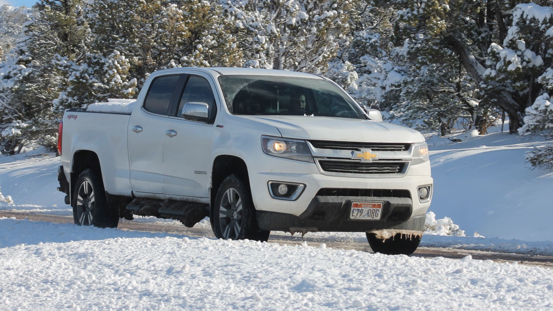 File:Second Gen chevrolet Colorado on Snowy Mountain.jpg