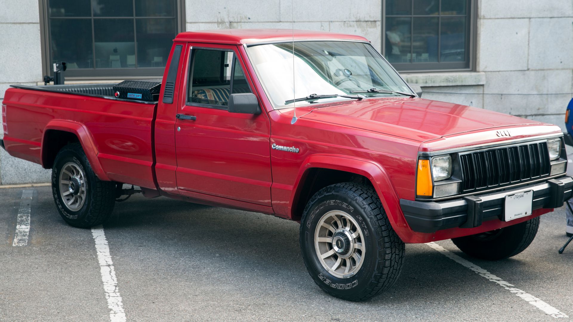 File:1989 Jeep Comanche Pioneer 2WD in Colorado Red, front right.jpg