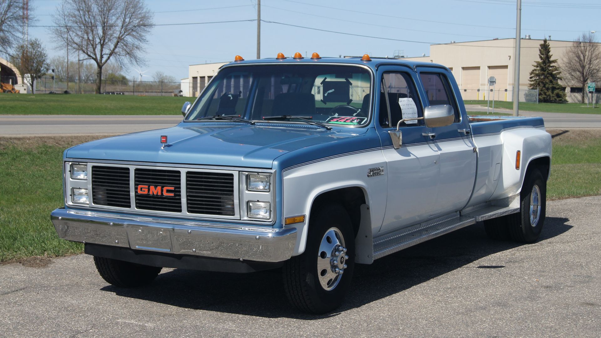 File:1986 GMC Sierra Classic 3+3 Pick-Up (17473647306).jpg