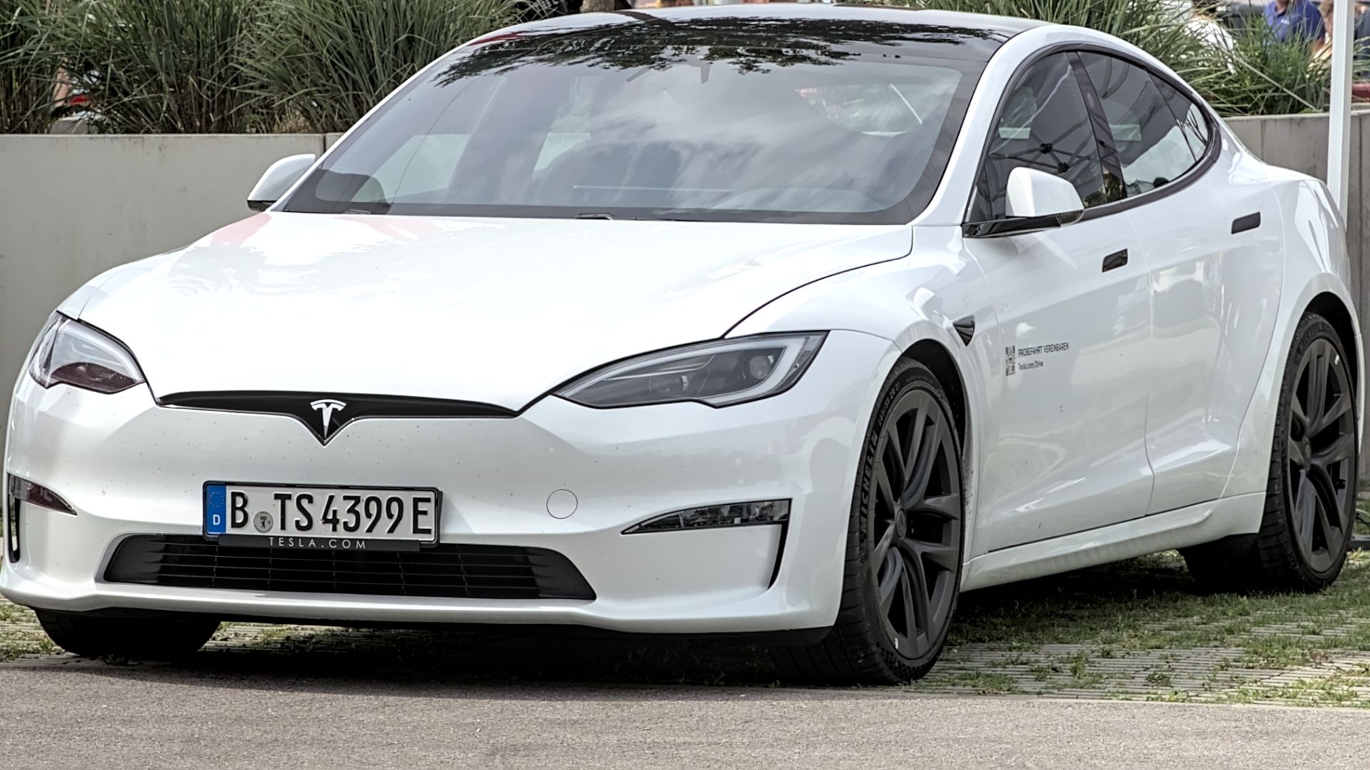 File:Tesla Model S (2023) Motorworld Munich 1X7A0025.jpg