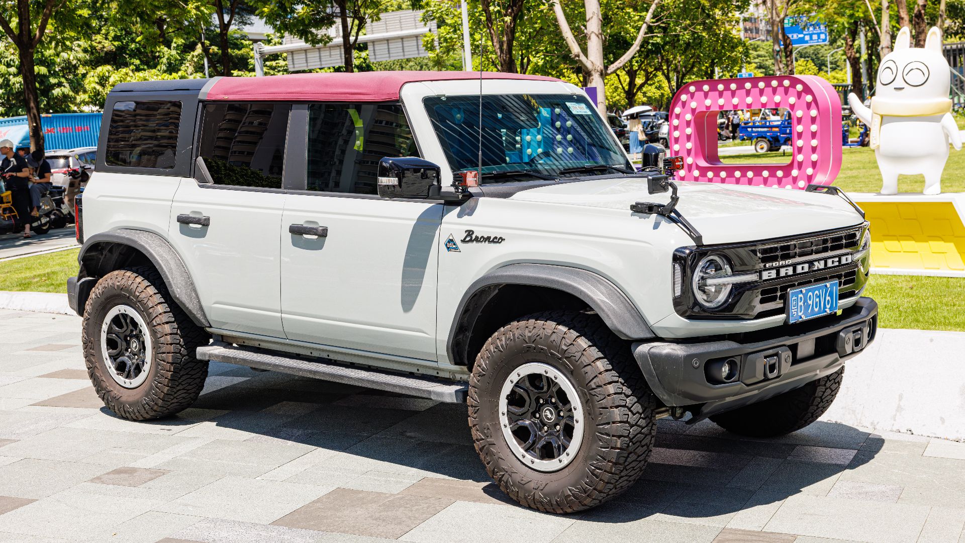 File:FORD BRONCO SIXTH GENERATION China.jpg