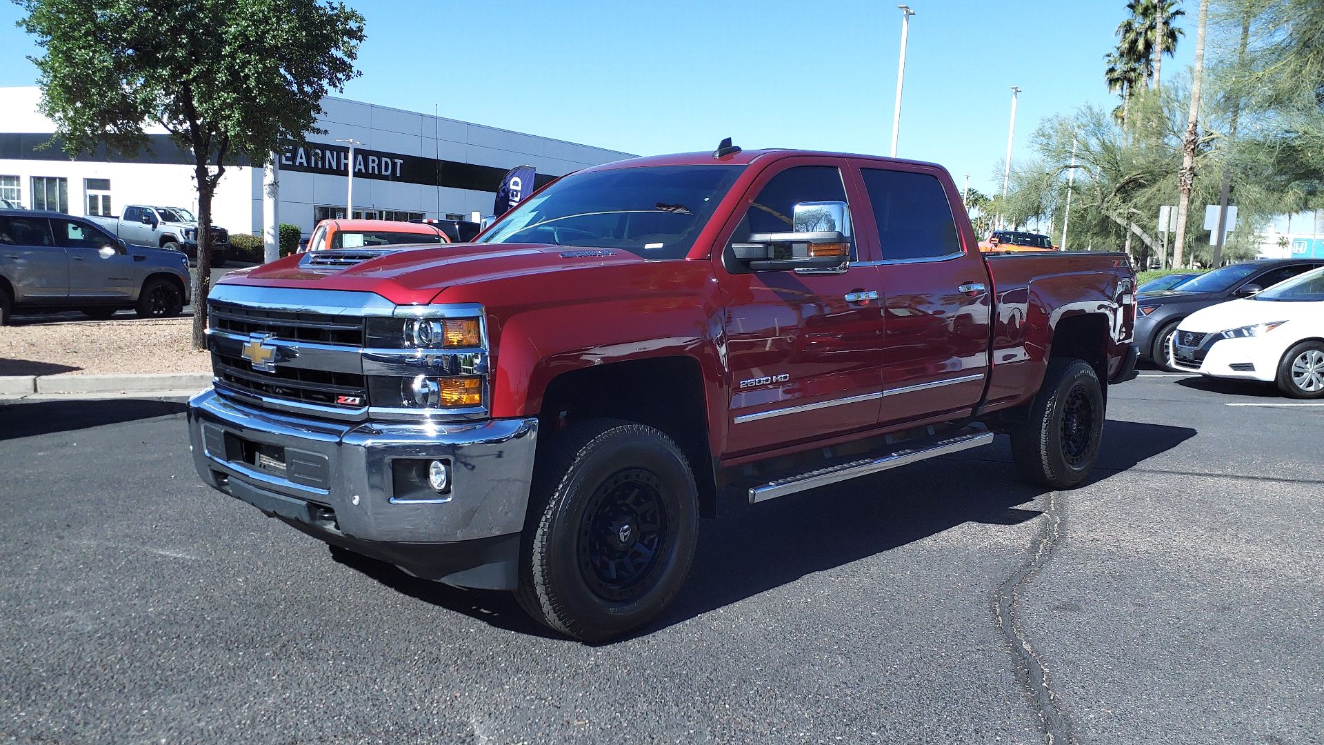 File:19 Chevrolet Silverado 2500HD LTZ.jpg