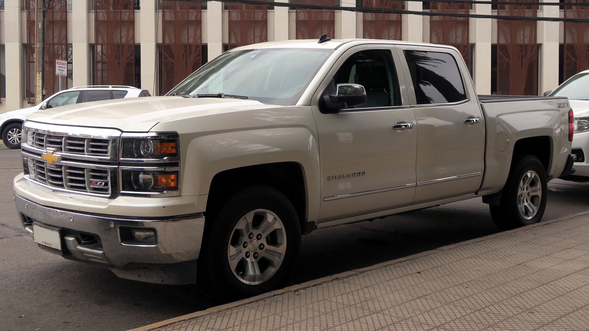 File:Chevrolet Silverado LTZ Z71 2015 (26202190729).jpg