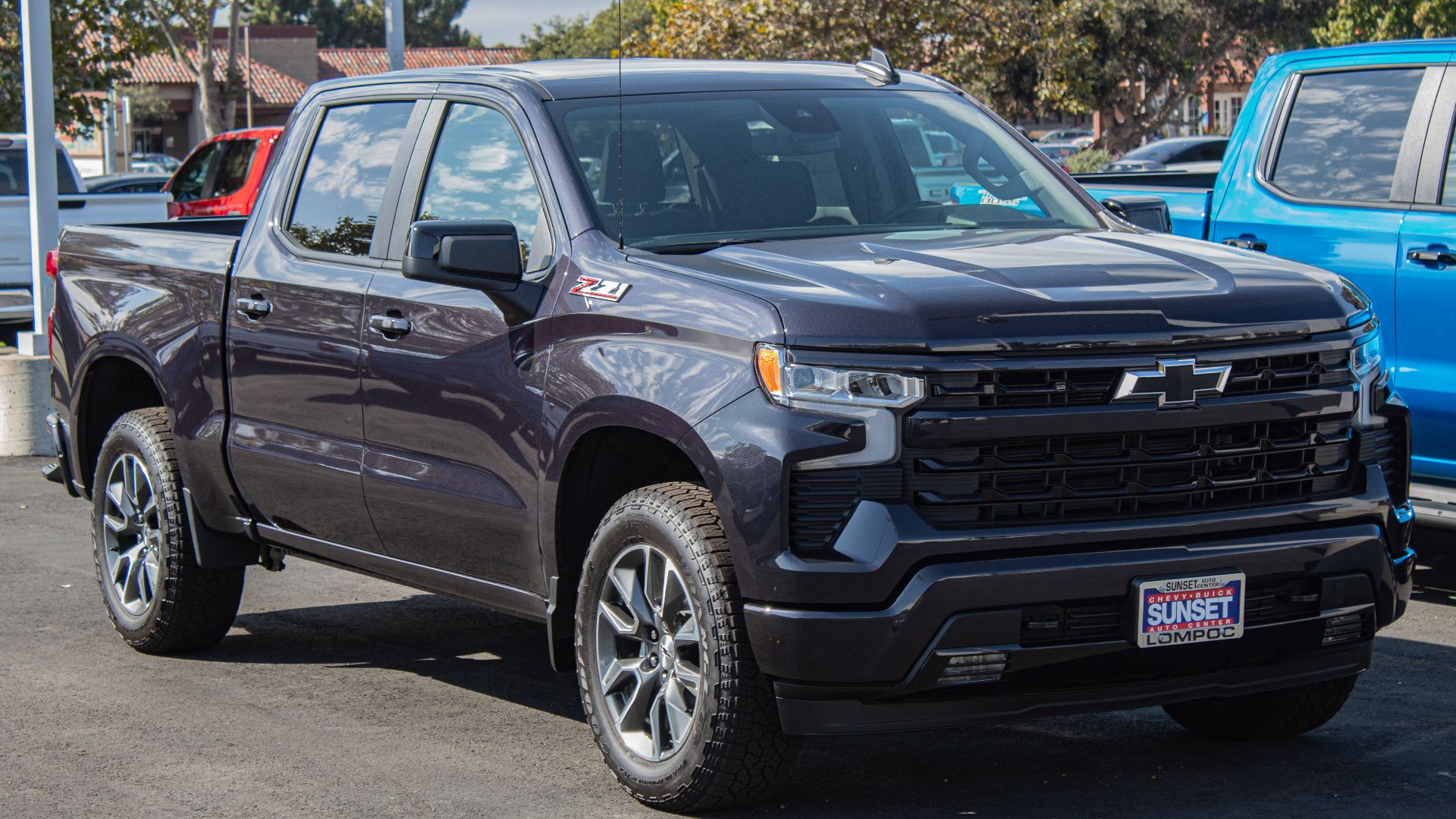 File:2022 Chevrolet Silverado 1500 Z71.png