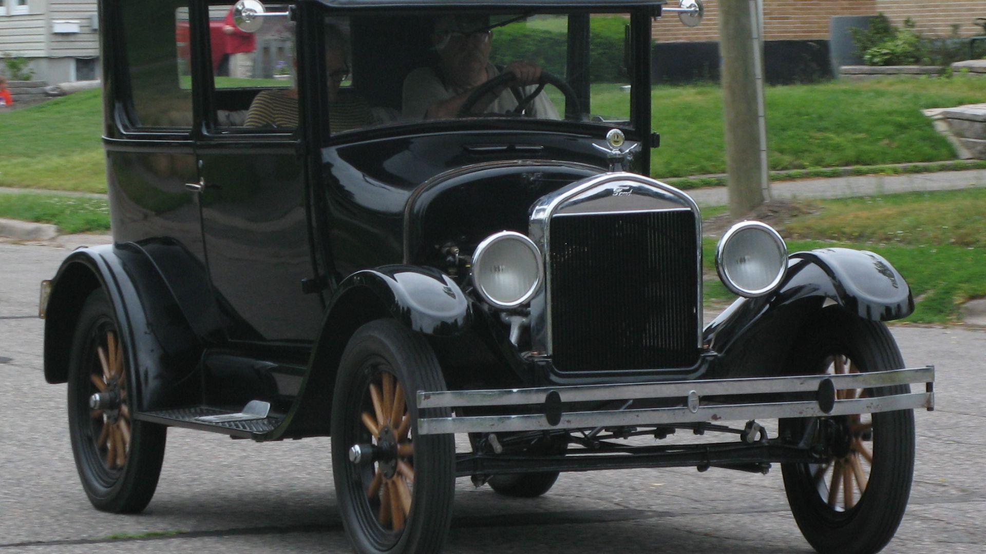 File:Ford Model T, Front Right, 06-11-2021.jpg
