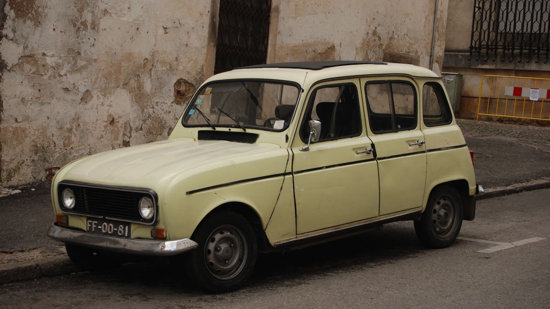 File:Renault 4 12.jpg