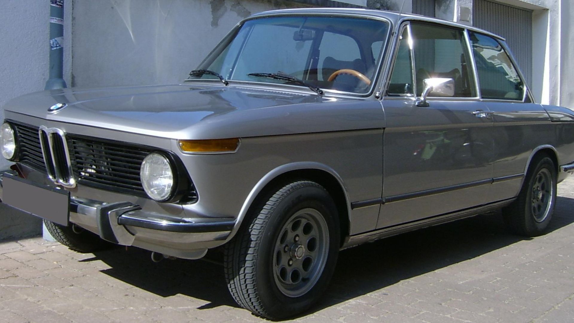 File:BMW 2002 front.JPG