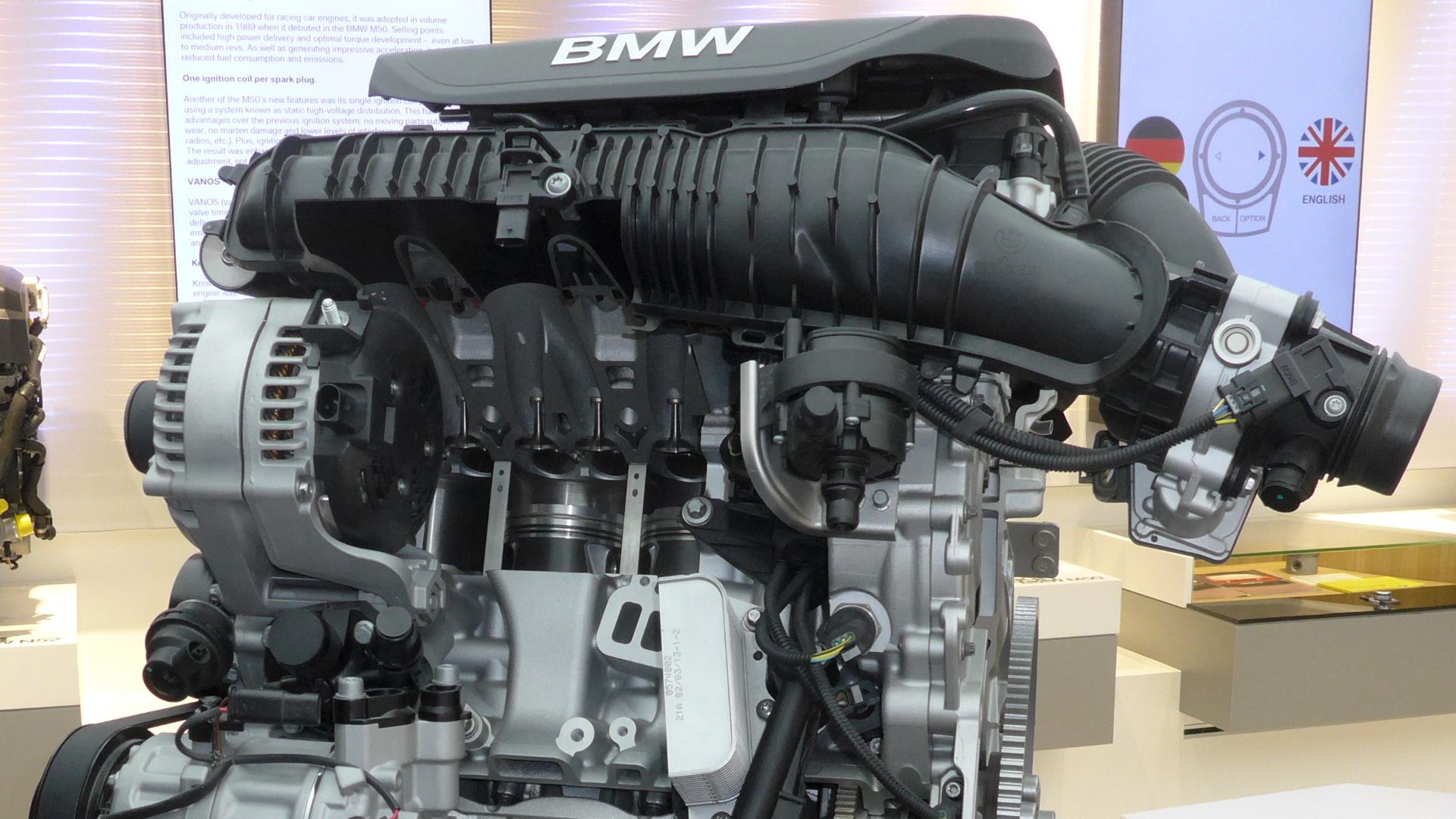 File:BMW B48 im BMW-Museum 2018-06.jpg