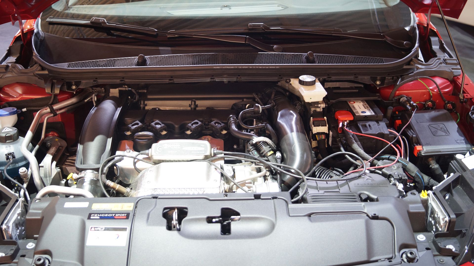 File:Peugeot 308 GTi - silnik 1,6 e-THP (EP6 CDT) 270 KM (MSP17).jpg