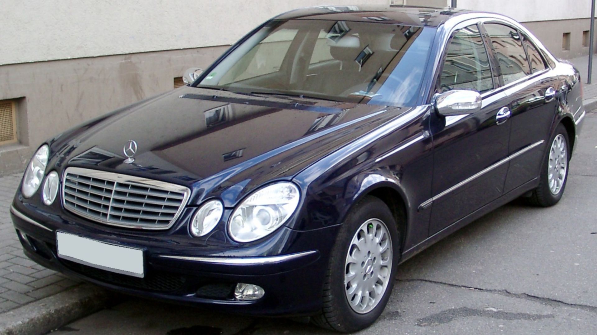 File:Mercedes W211 front 20080131.jpg