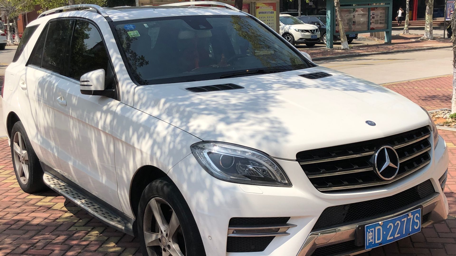 File:Mercedes-Benz M-Class W166 Shishi 01 2022-03-12.jpg