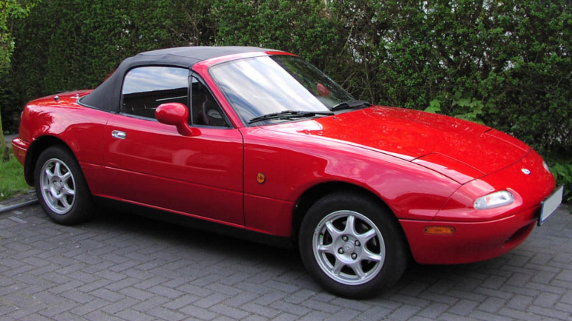 File:Mazda mx-5 na europe.jpg