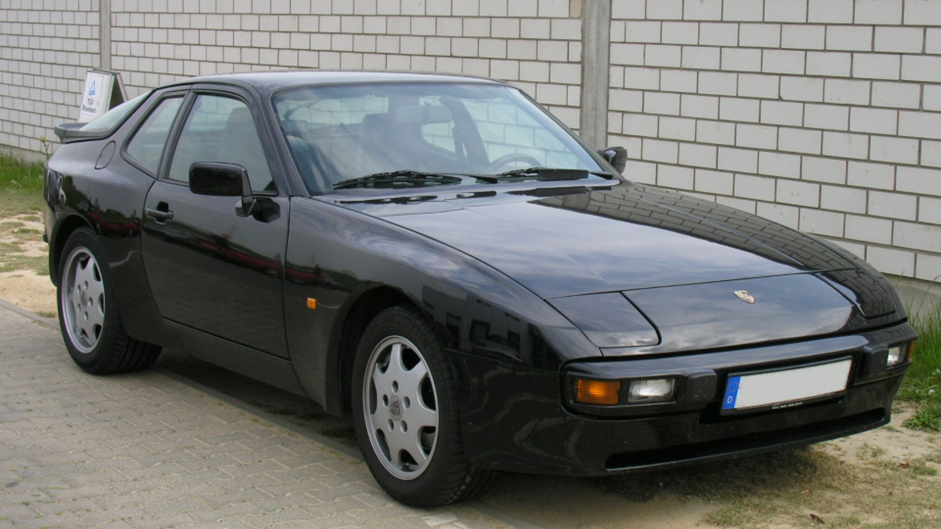 File:Porsche 944 Frontansicht.jpg