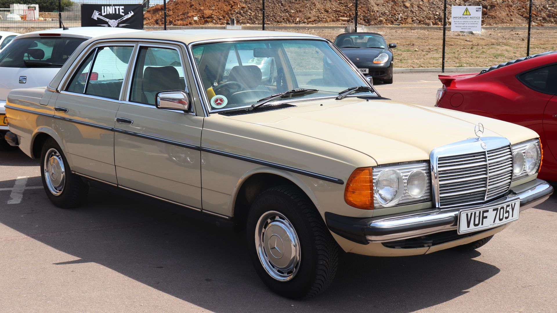 File:1982 Mercedes-Benz 230E Automatic.jpg