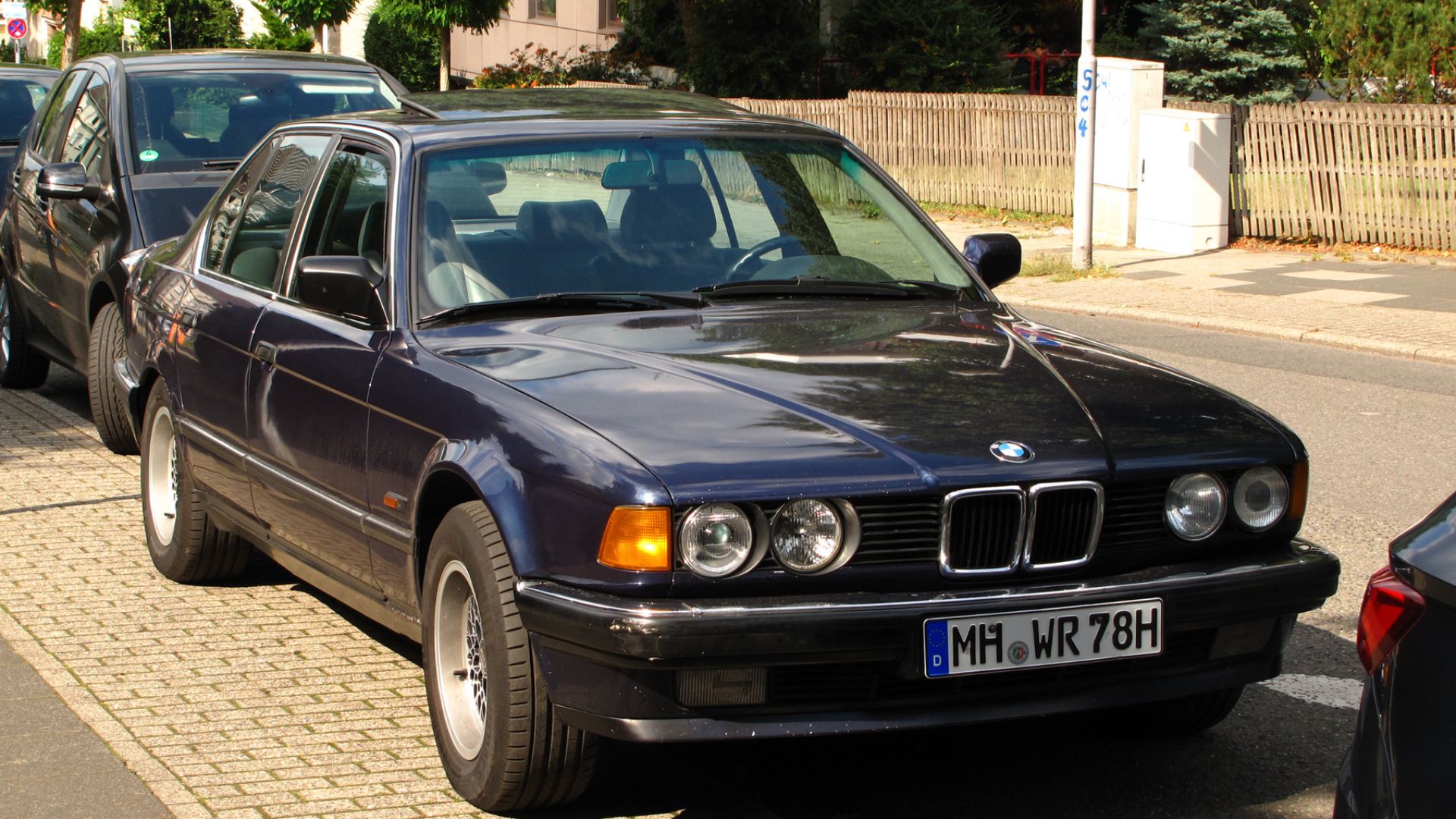File:BMW 7 Series (E32).jpg