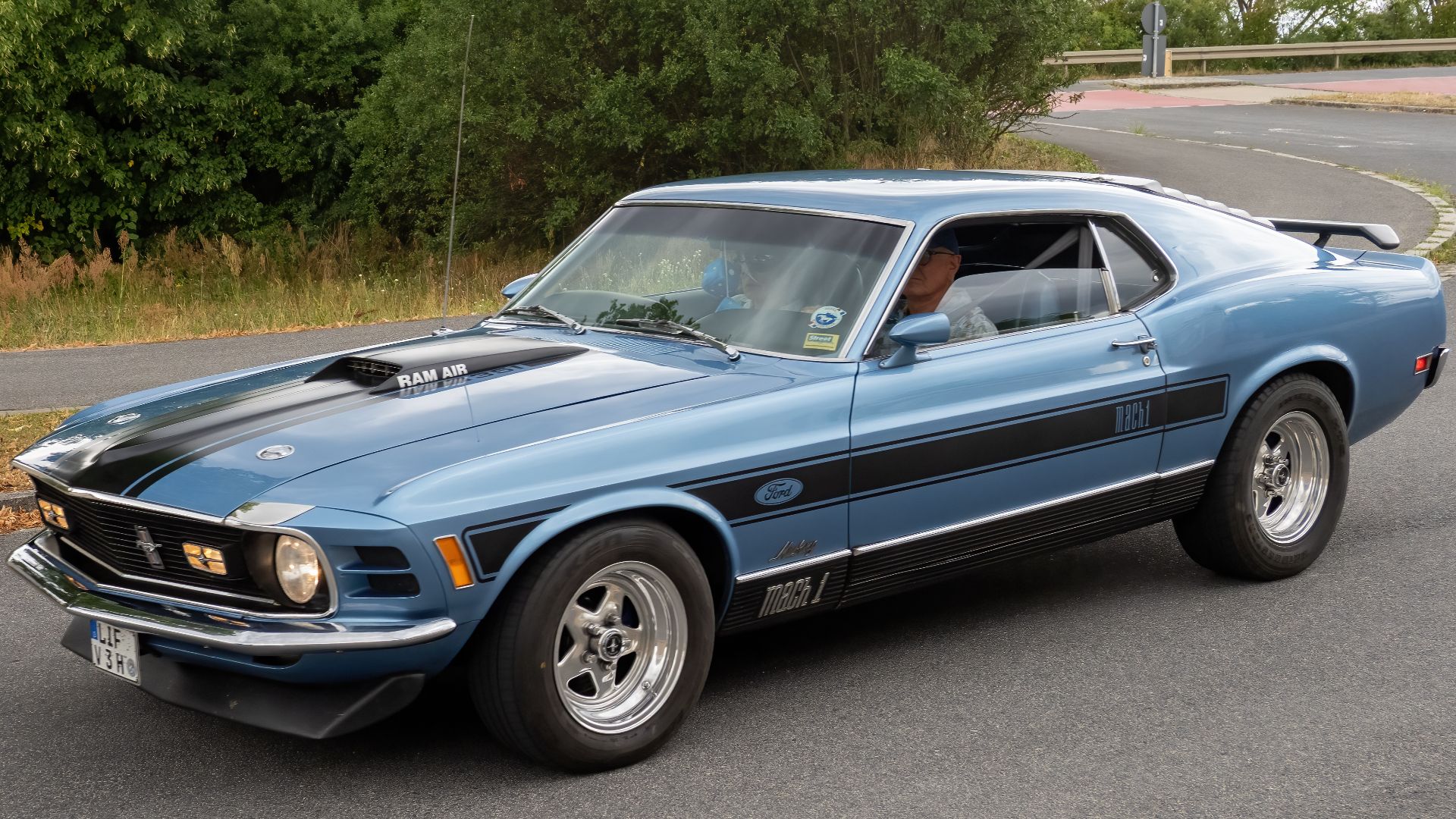 File:Ford Mustang Mach 1 (1969-1970) Hirschaid-20220709-RM-115225.jpg