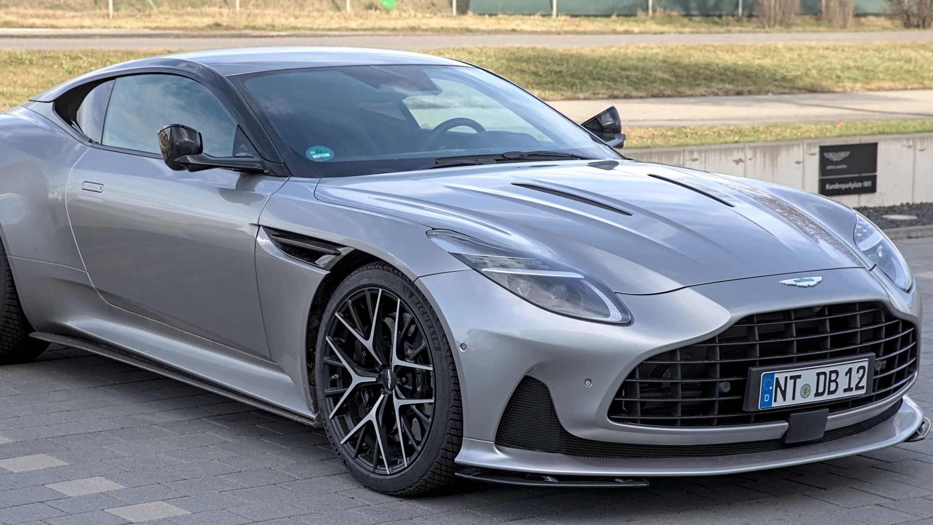 File:Aston Martin DB12 1X7A1922.jpg