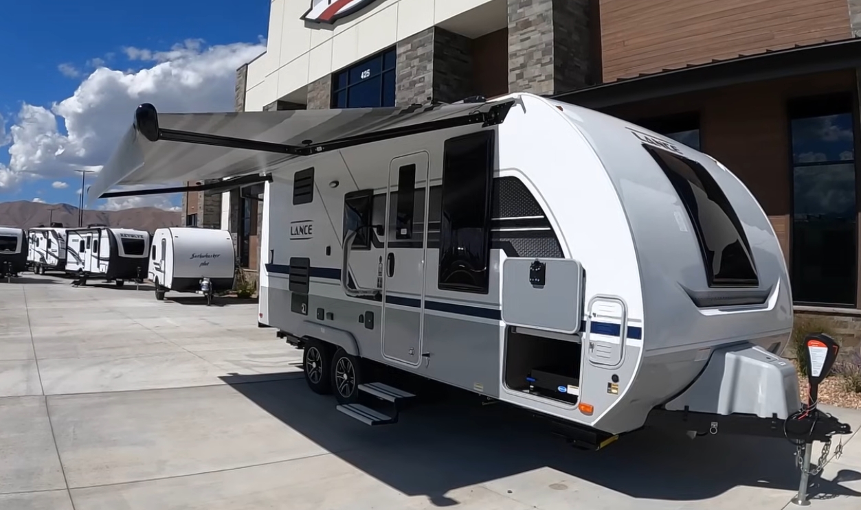 Lance 1985 Travel Trailer