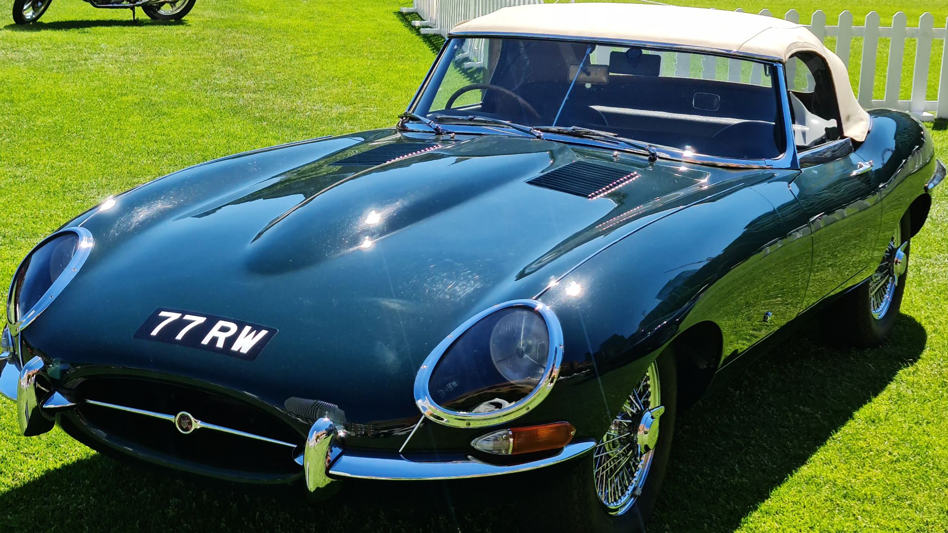 File:1961 Jaguar E-Type Series 1 Roadster.jpg