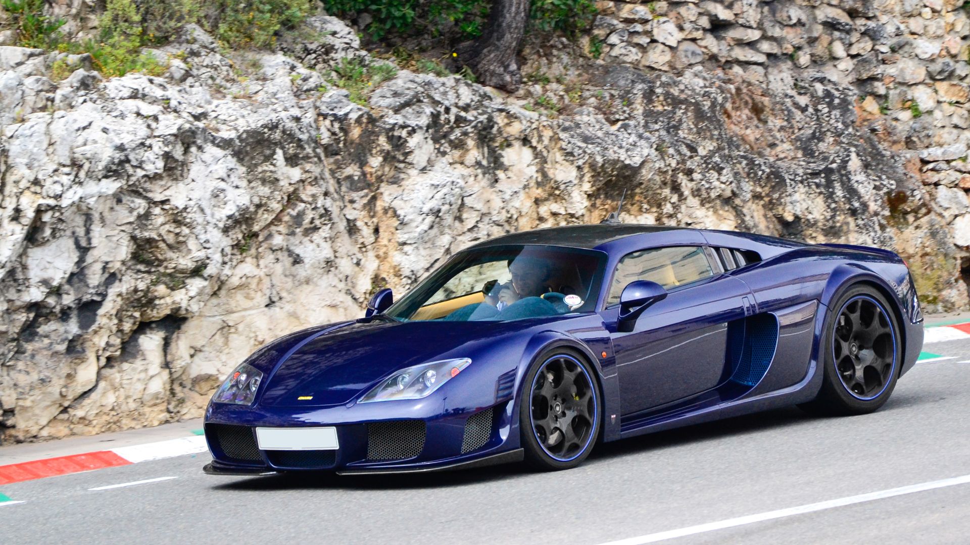 File:Noble M600 Carbon Sport (8727178385).jpg