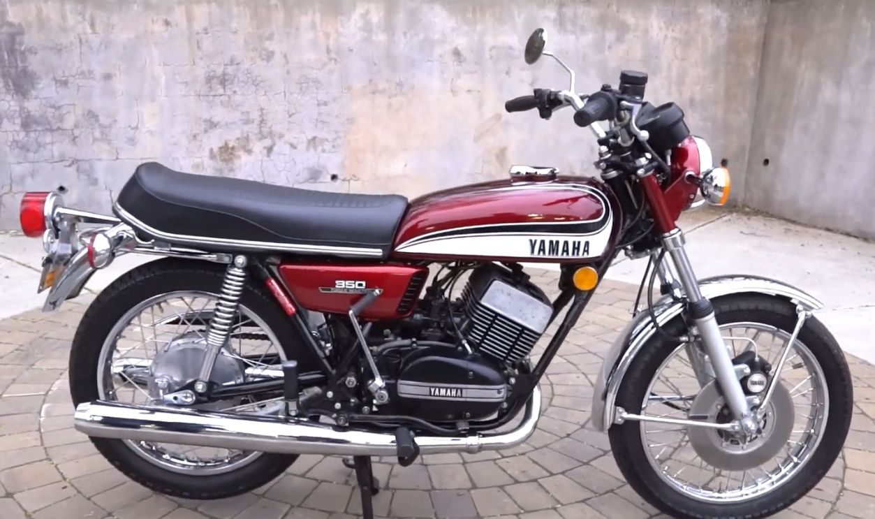 Yamaha RD350 (1973)