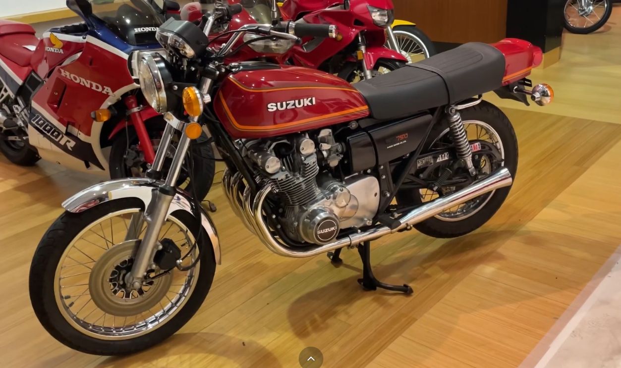 Suzuki GS750 (1977)