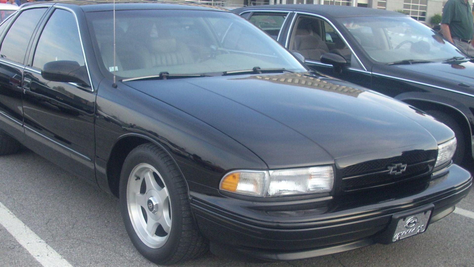 File:'94-'96 Chevrolet Impala SS (Les chauds vendredis '10).jpg