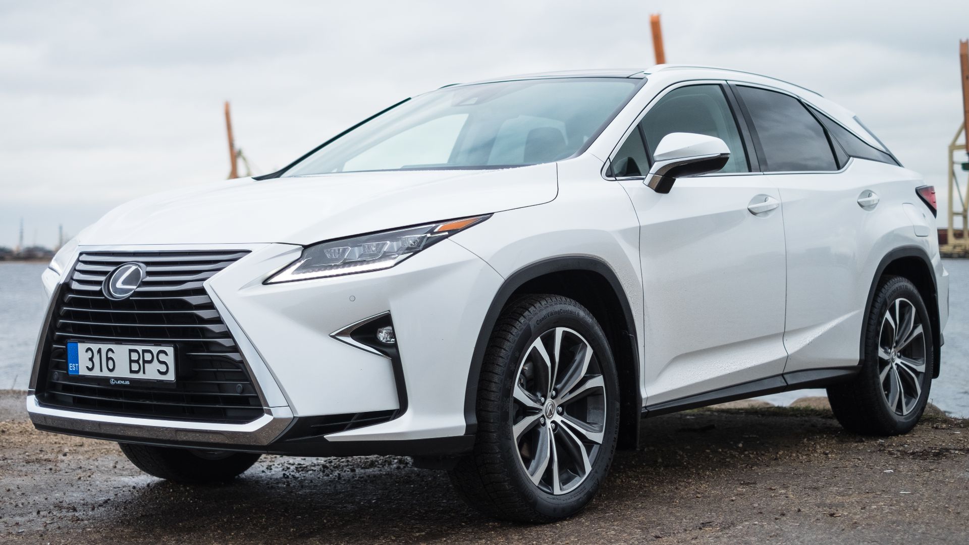 File:Lexus RX 2016 Corner.jpg