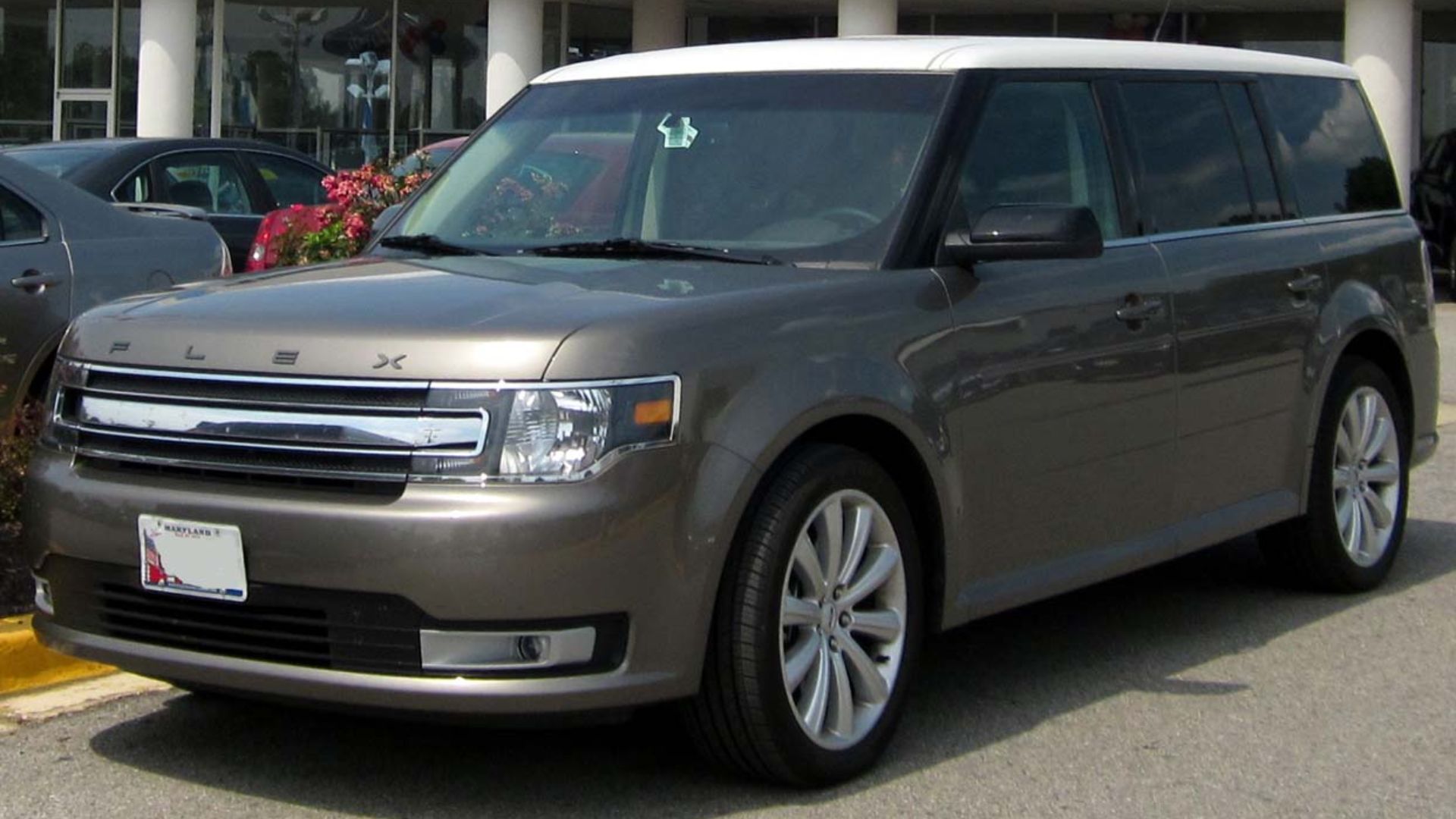 File:2013 Ford Flex -- 07-11-2012.JPG