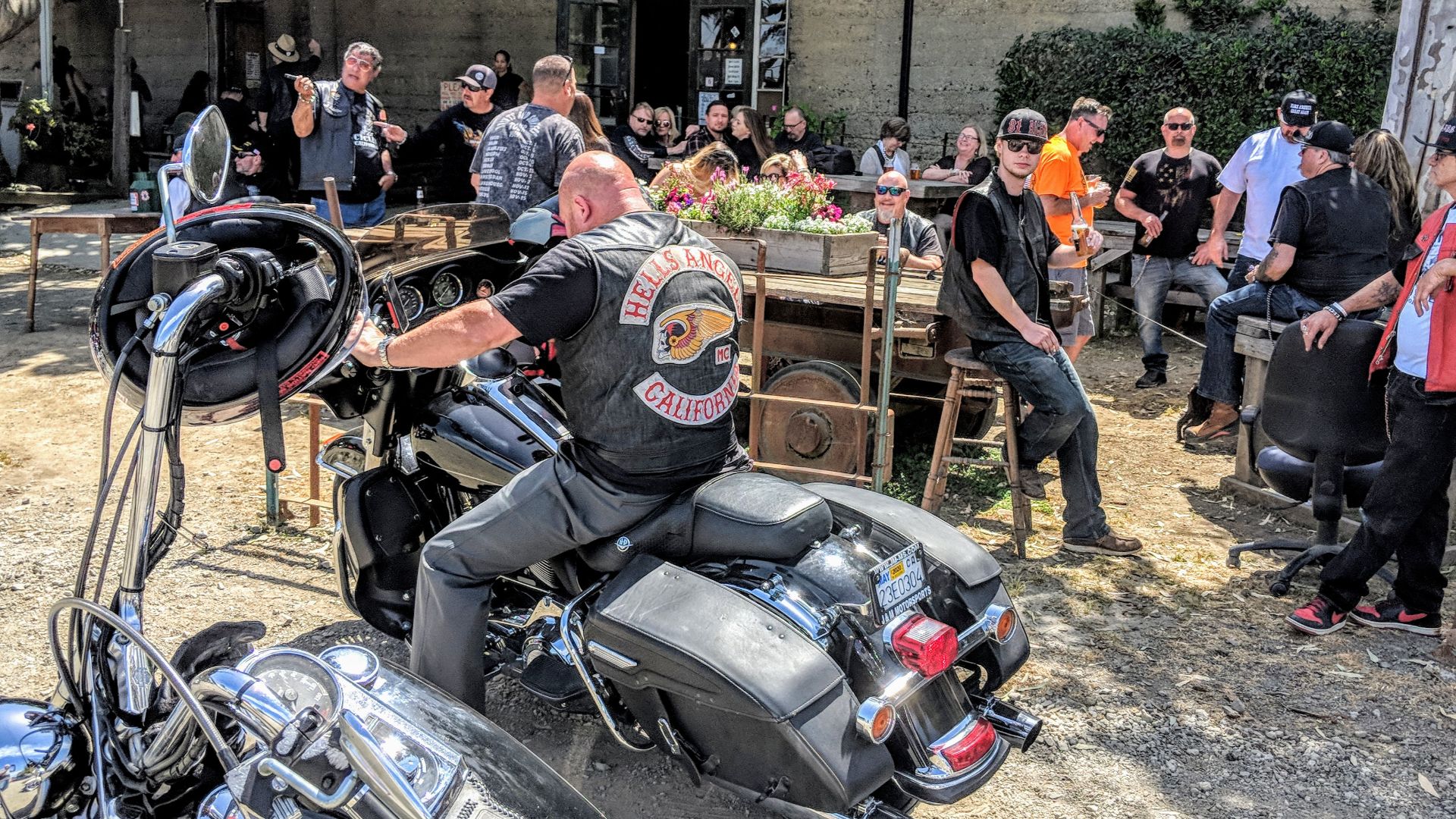 File:Hells Angels MC Port Costa 2.jpg