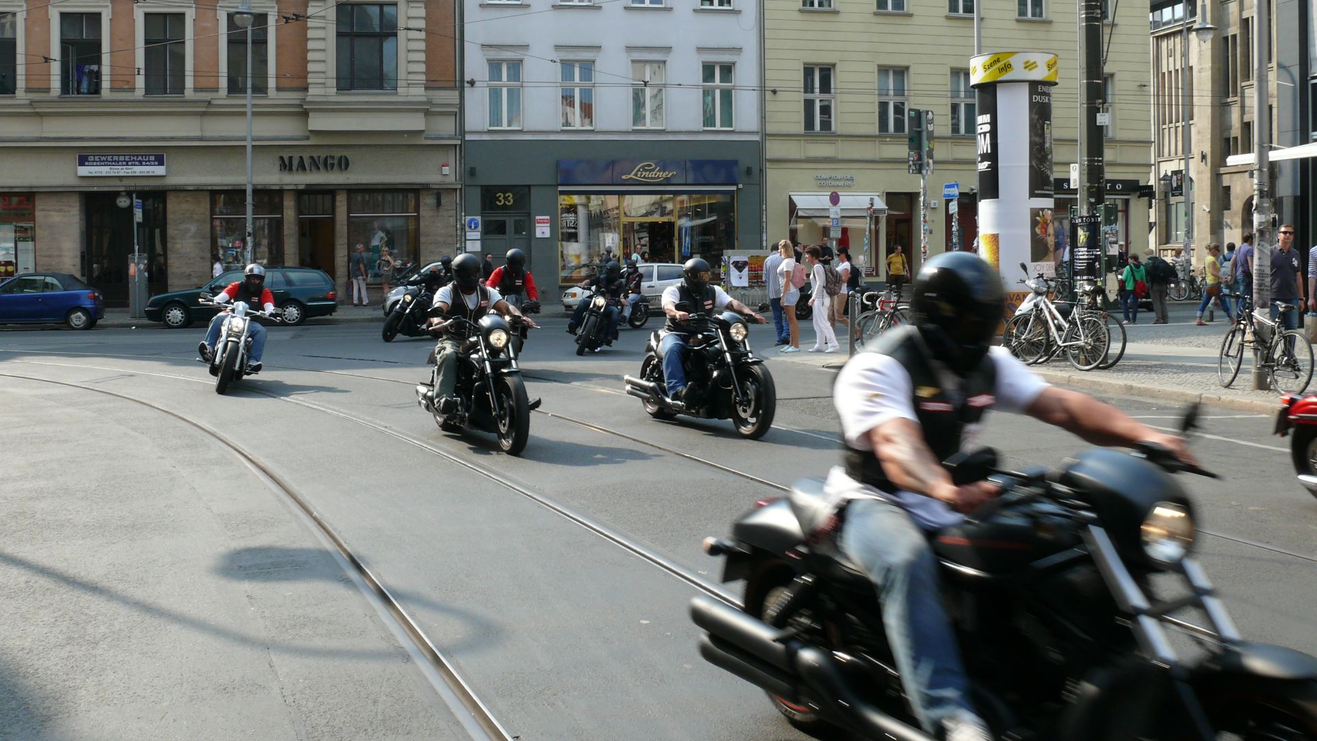 File:Hells Angels Berlin.jpg