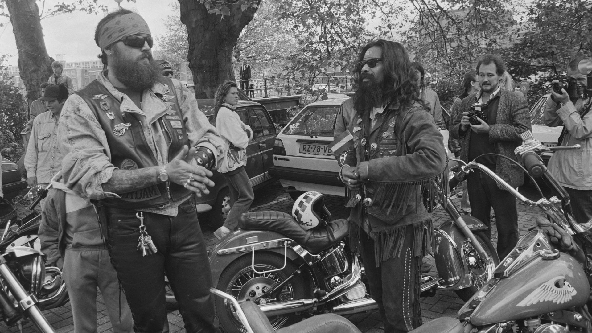 File:Hells Angels delen kadootjes uit aan kinderen Emma Kinderziekenhuis in Amsterdam, Bestanddeelnr 934-0189.jpg