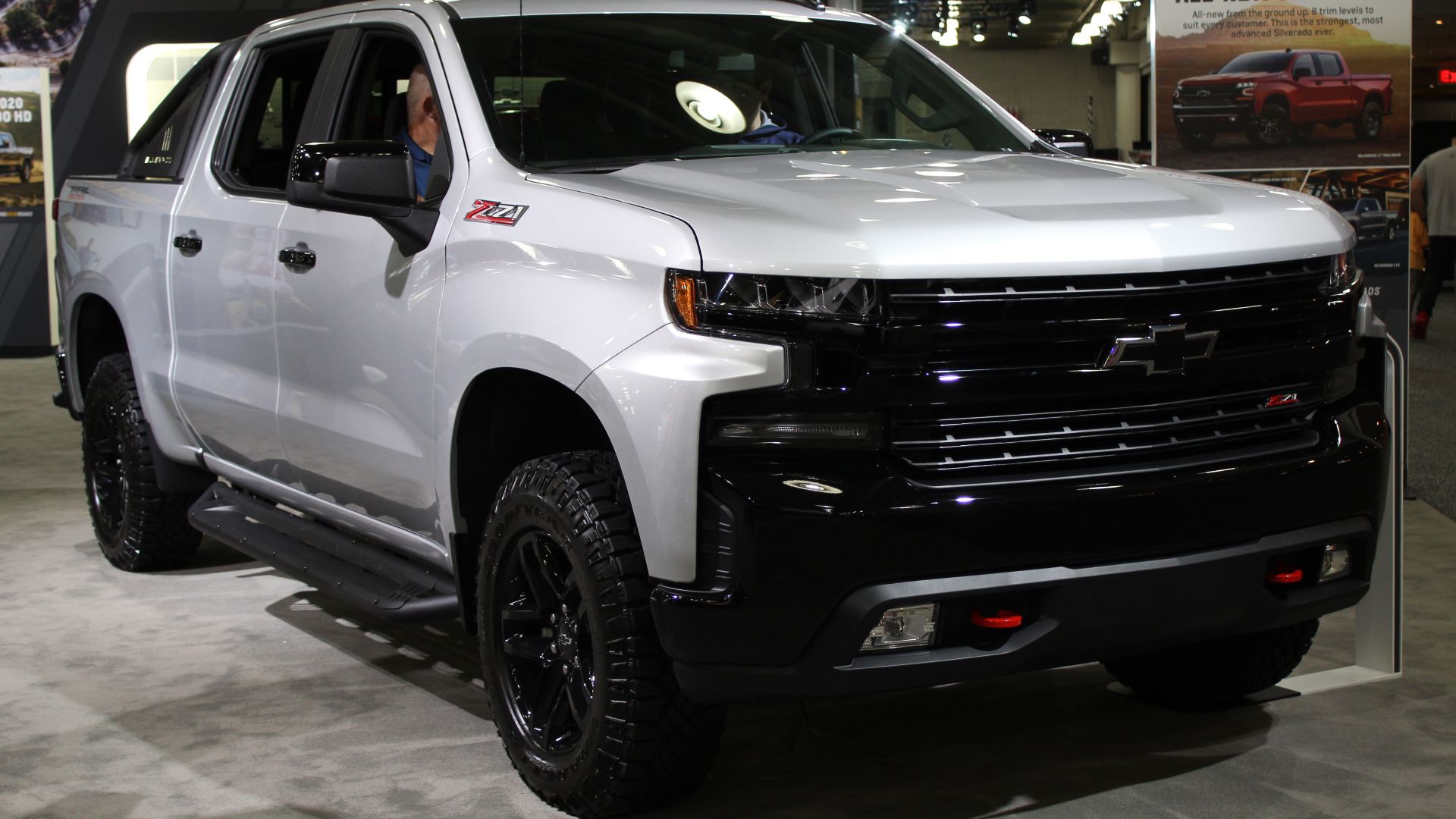 File:2019 Chevrolet Silverado LT Trail Boss front NYIAS 2019.jpg